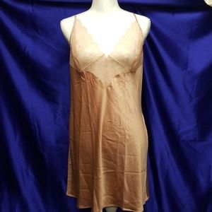 Victoria's Secret XL Chantilly Lace & Satin Slip